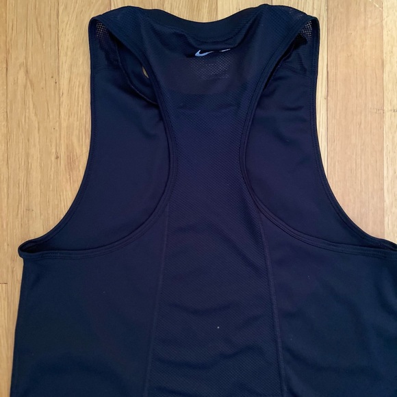 Top Nike - Picture 2 of 4